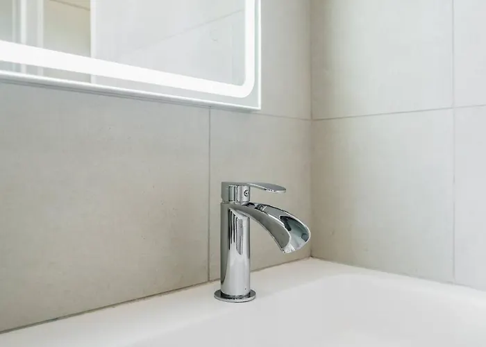 Downtown Castle And River View *