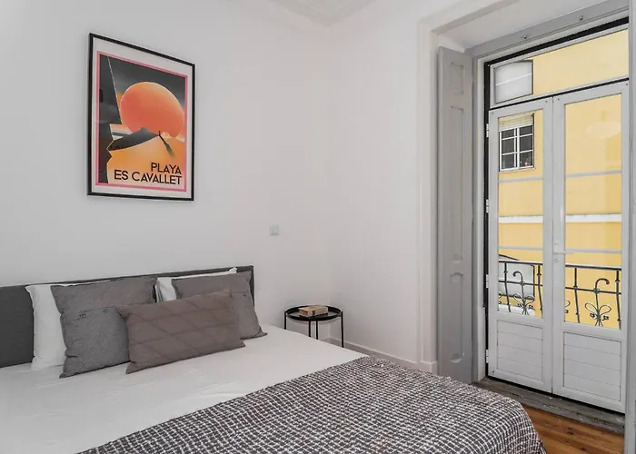 Downtown Castle And River View *