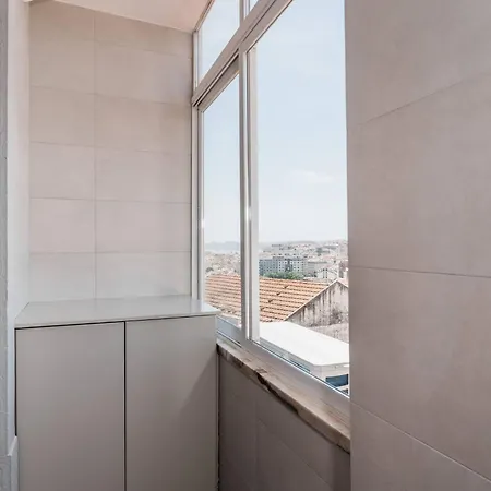 Апартаменты Downtown Castle And River View Лиссабон