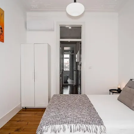 Downtown Castle And River View Apartment *